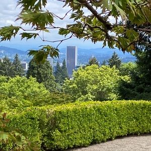 Meet your Posher, Belle